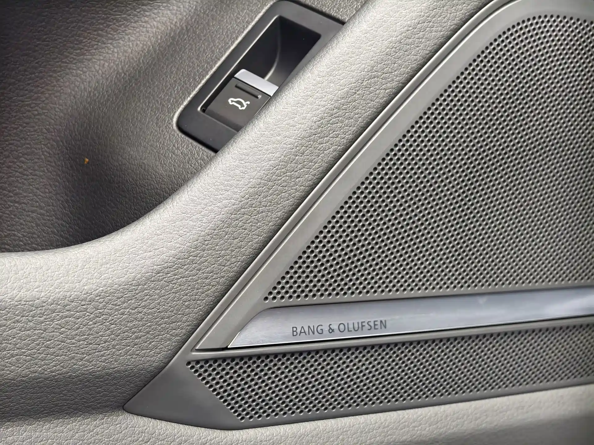 Фото 13 - Audi A7L