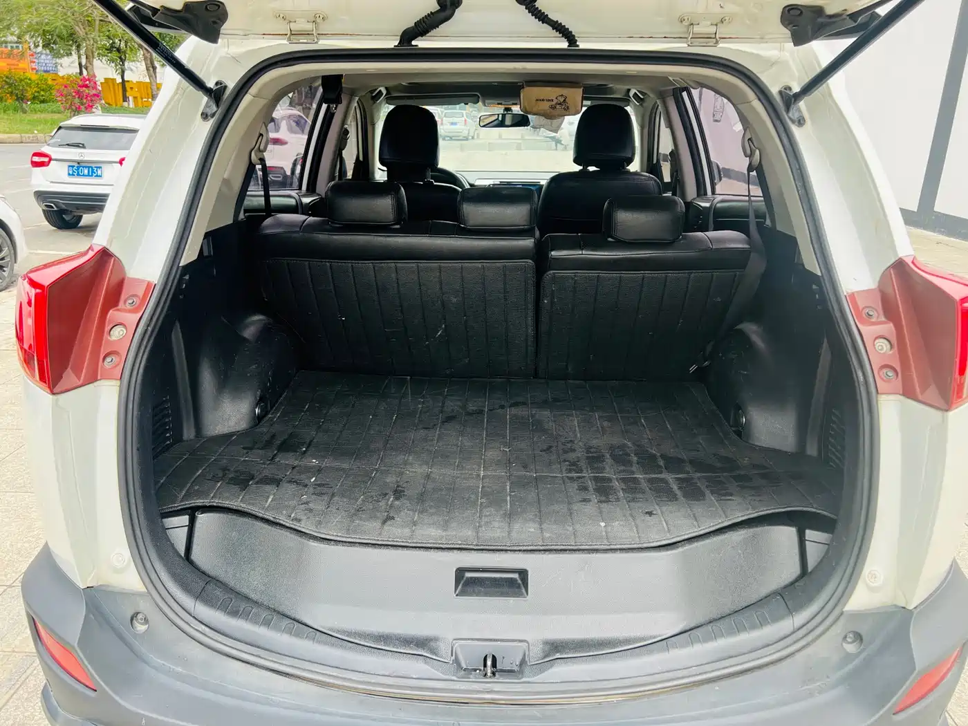 Toyota RAV4 Rongfang 2015 2.0L CVT 2WD Trend Edition фото 15