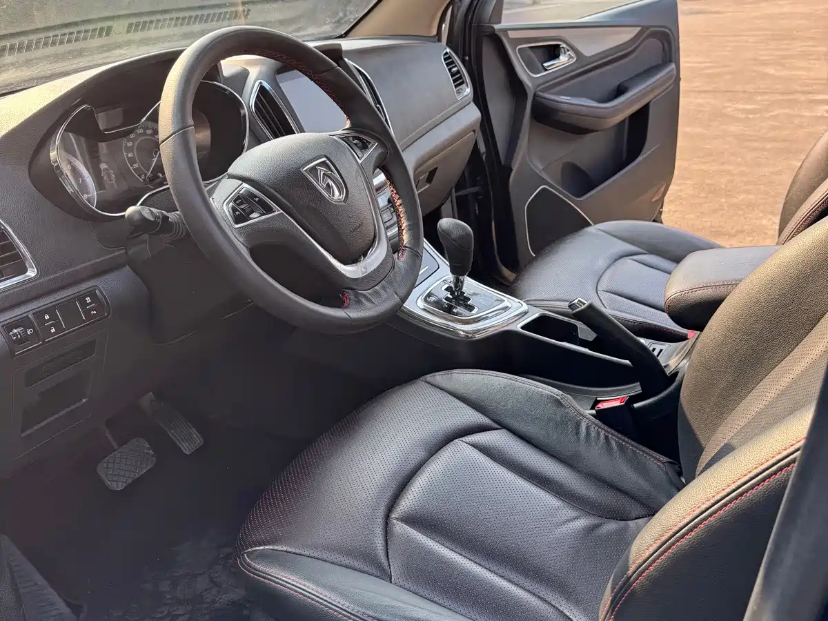 Фото 7 - Baojun 560
