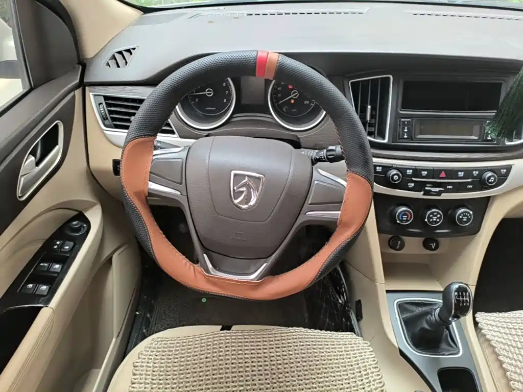 Baojun 730 2021 2019 1.5L Manual Value Edition 7-Seater China VI