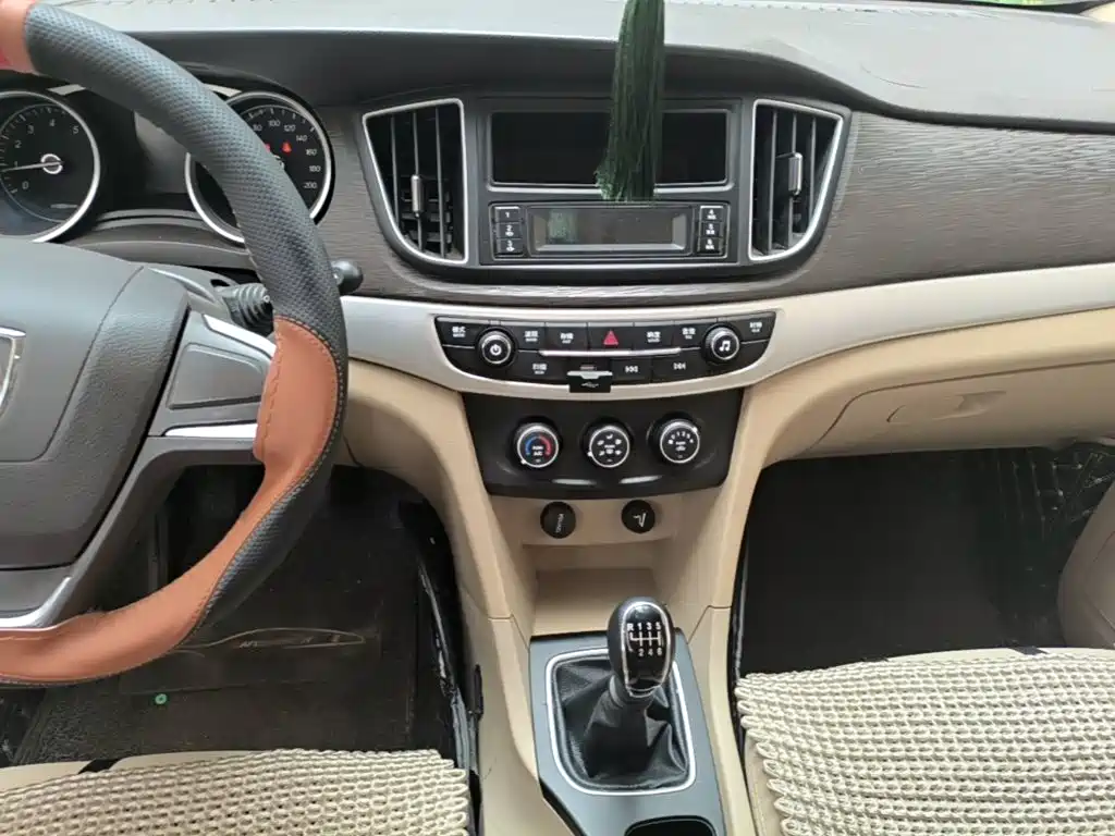 Baojun 730 2021 2019 1.5L Manual Value Edition 7-Seater China VI
