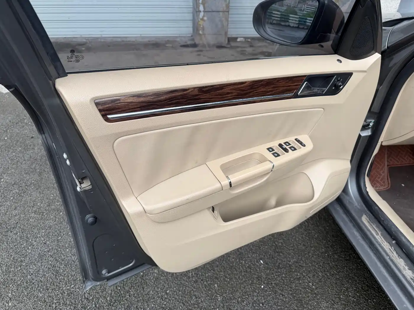 Volkswagen Bora 2013 1.6L Automatic Luxury Model фото 6