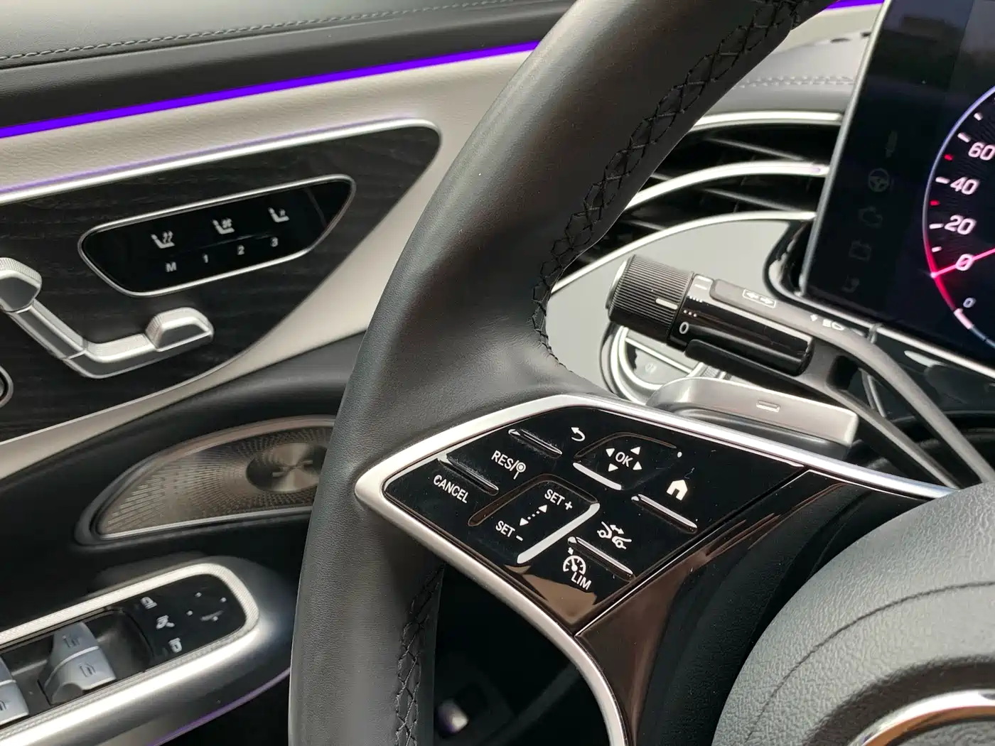 Mercedes-Benz E-Class 2024 Model E 300 L Luxury фото 24