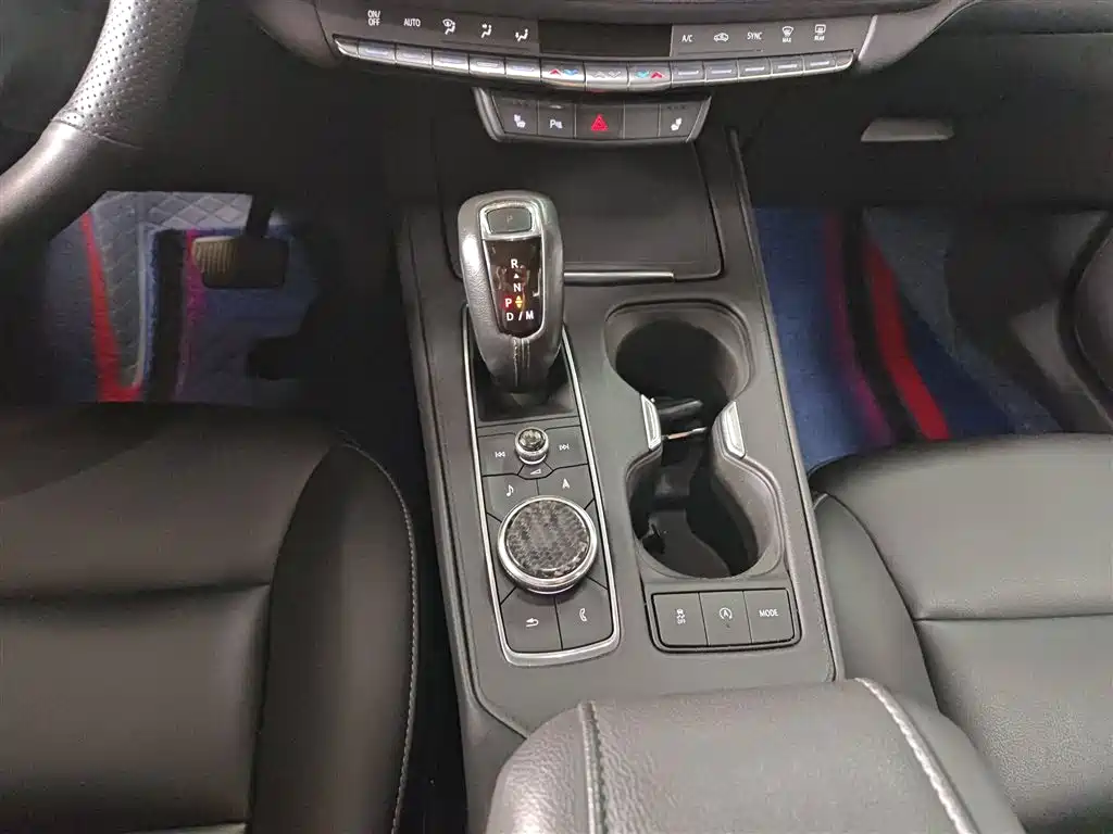 Cadillac XT4 2018 28T FWD Leading Edition фото 14