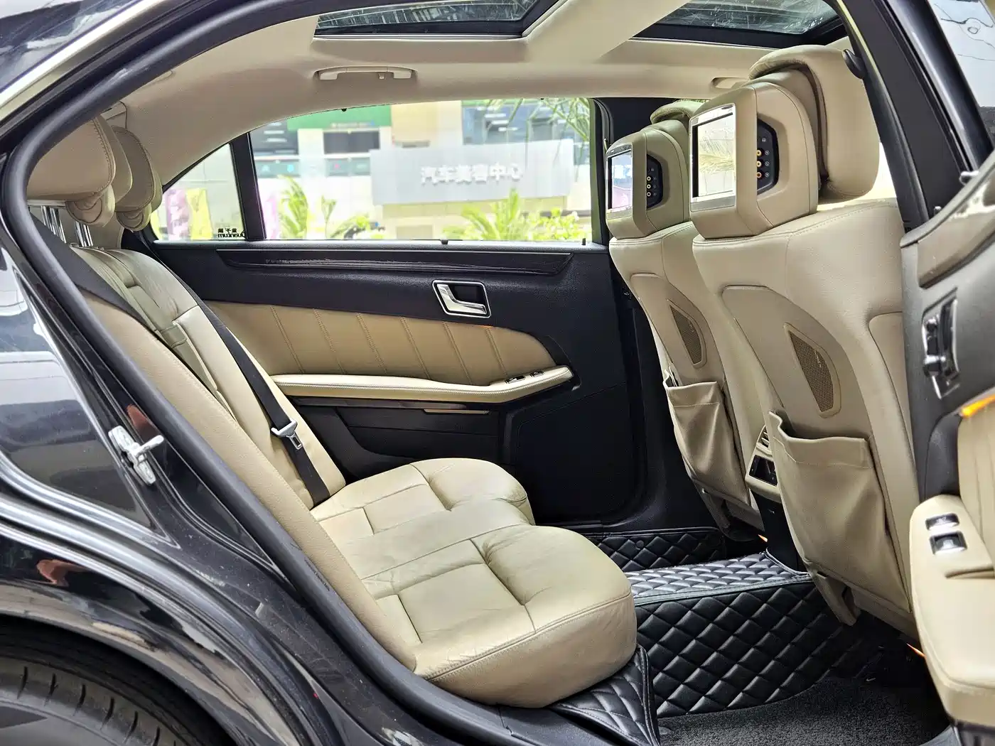 Mercedes-Benz E-Class 2011 E 300 L Fashion Premium фото 9