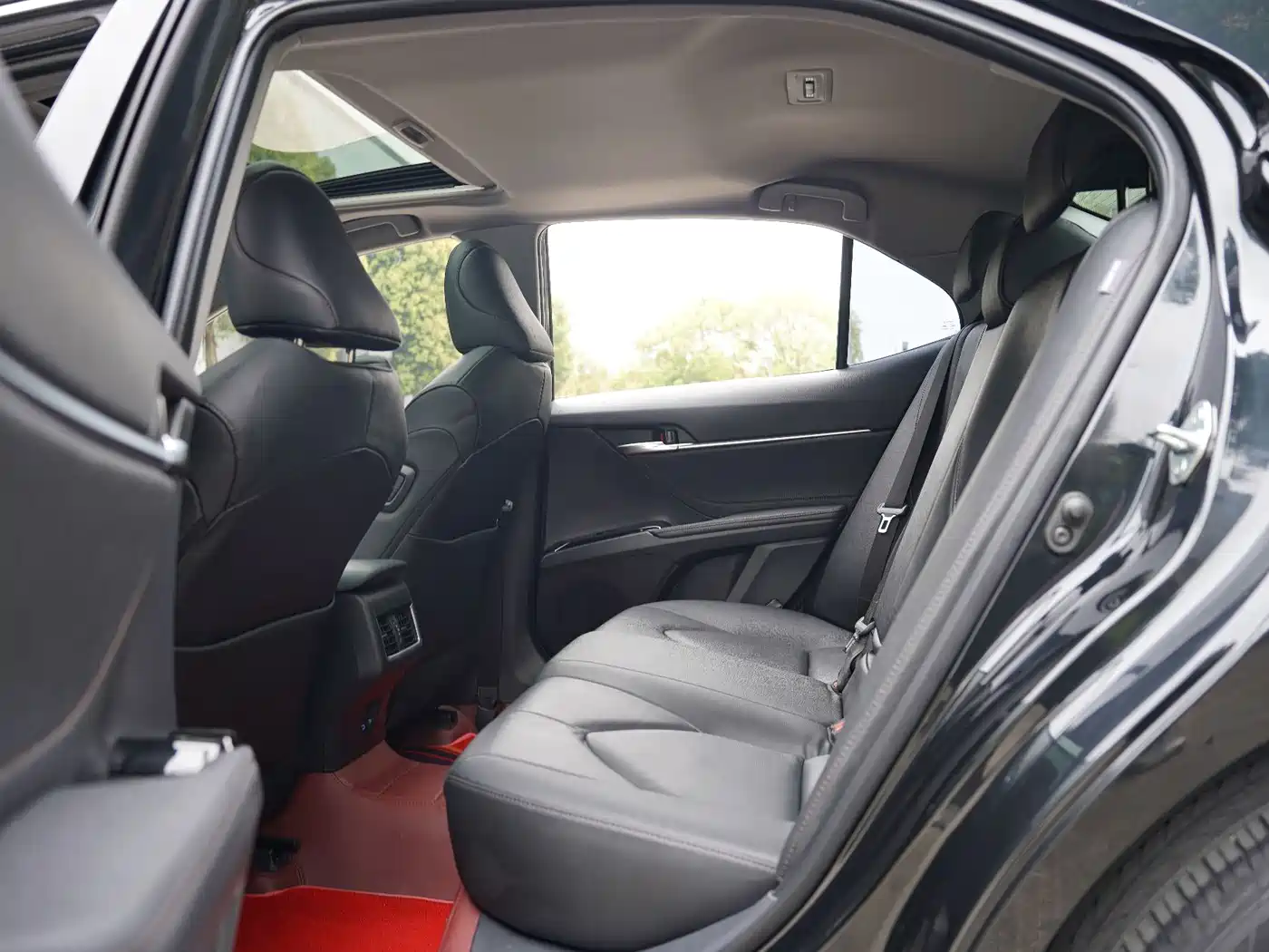 Toyota Camry 2023 2.0G Luxury Edition фото 23