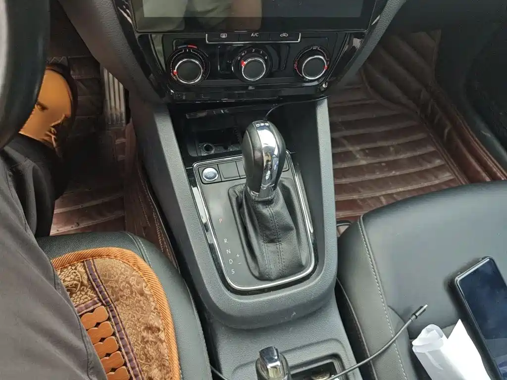 Volkswagen Sagitar 2017 230TSI Automatic Comfort фото 7