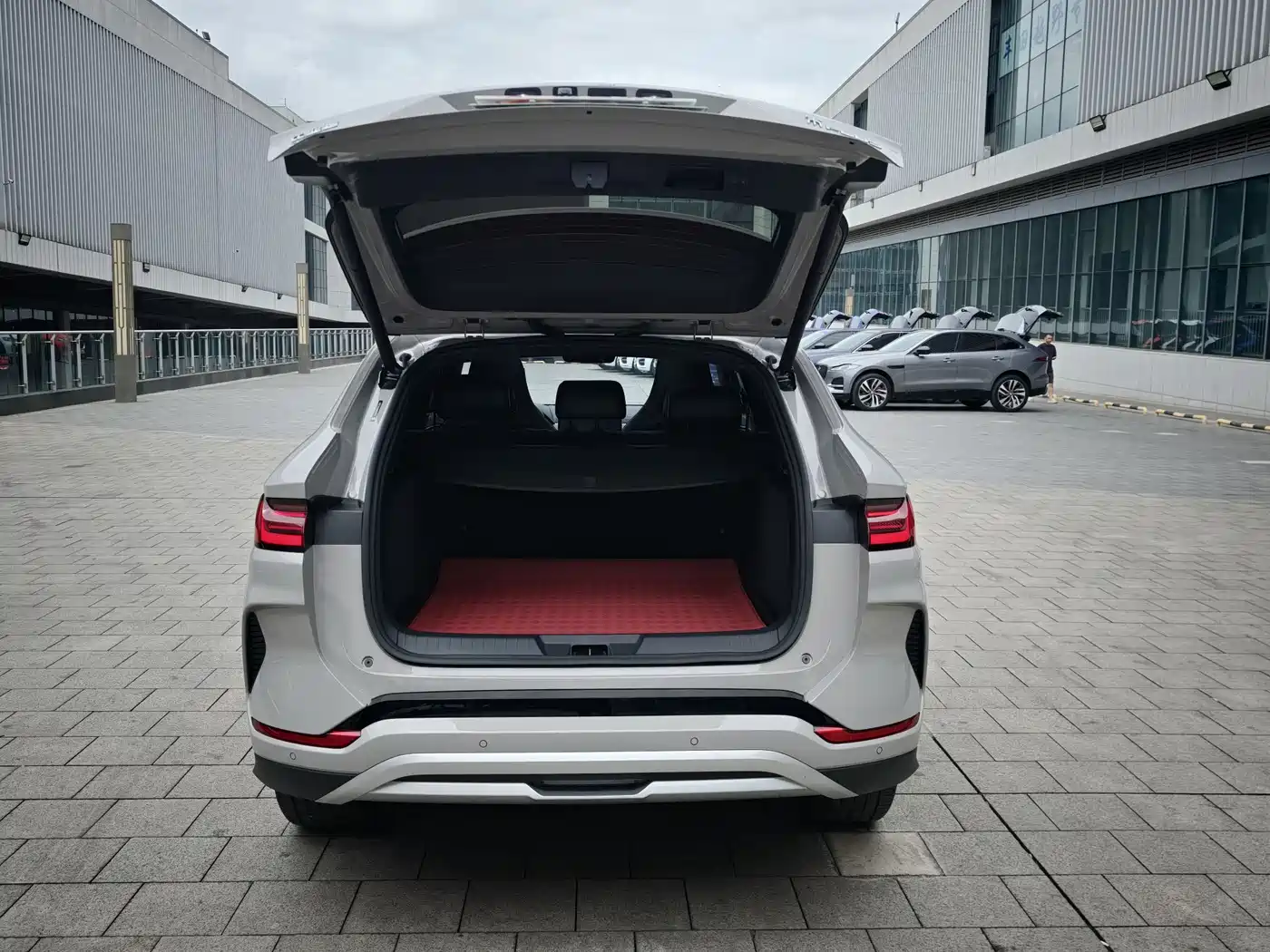 BYD Song PLUS PHEV 2024 Glory Edition DM-i 150km Flagship PLUS фото 22