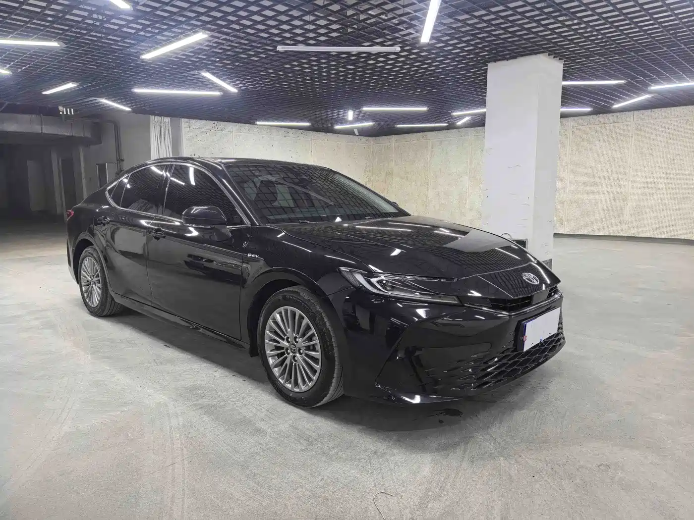 Фото 3 - Toyota Camry