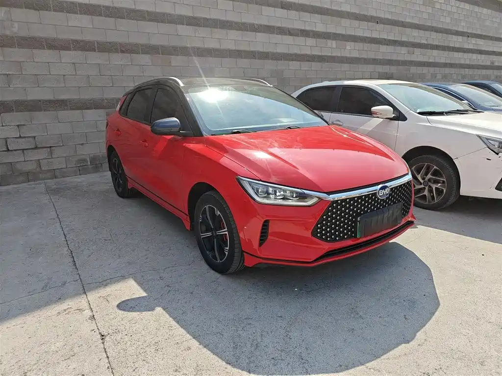BYD E2