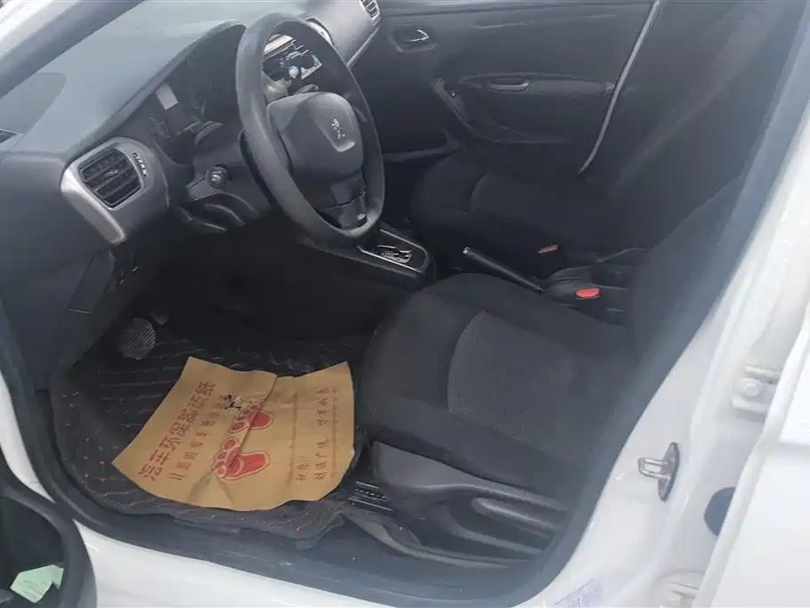 Peugeot 301 2014 1.6L Automatic Comfort Edition фото 9