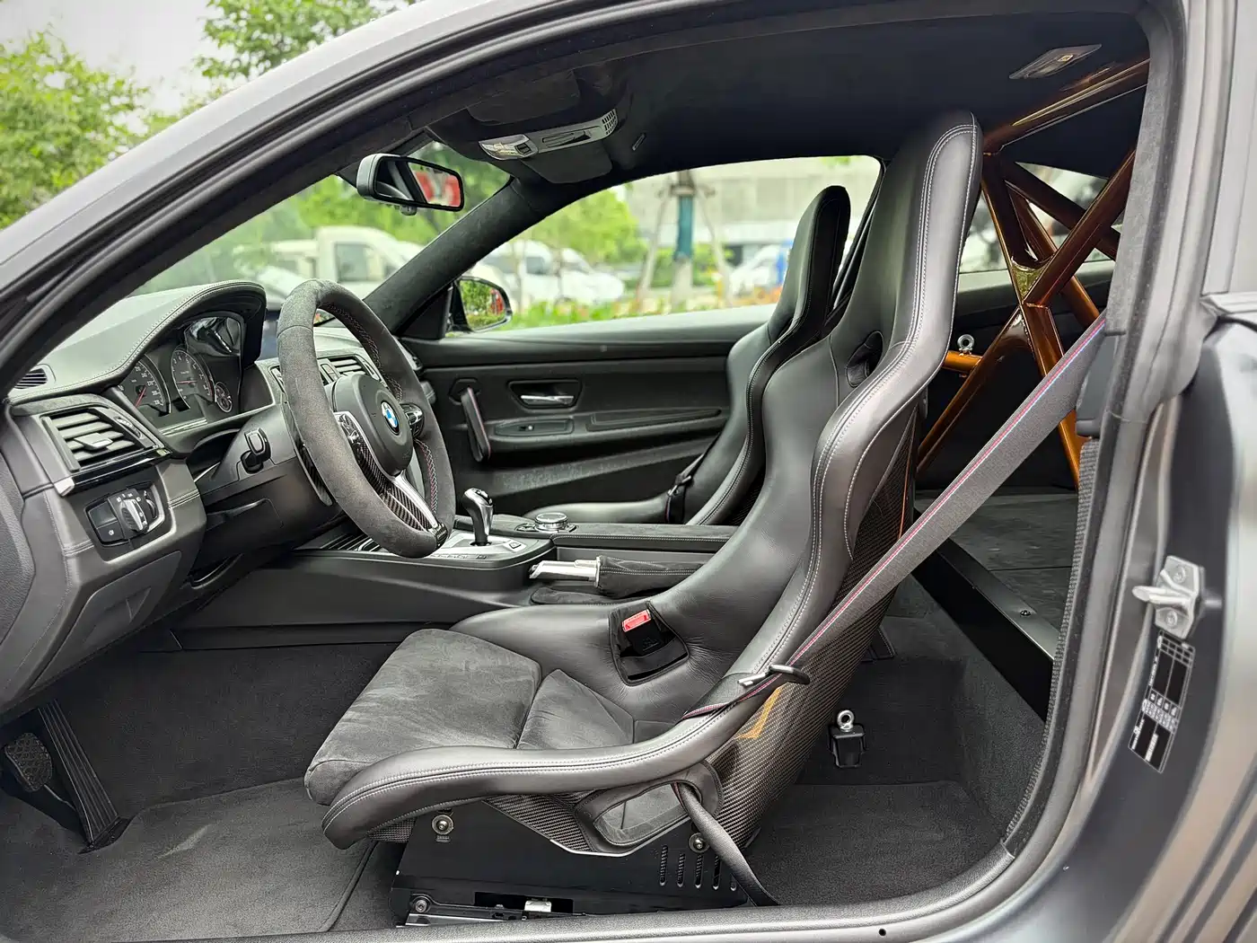 BMW M4 2016 M4 GTS фото 11