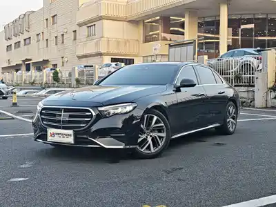 Mercedes-Benz E