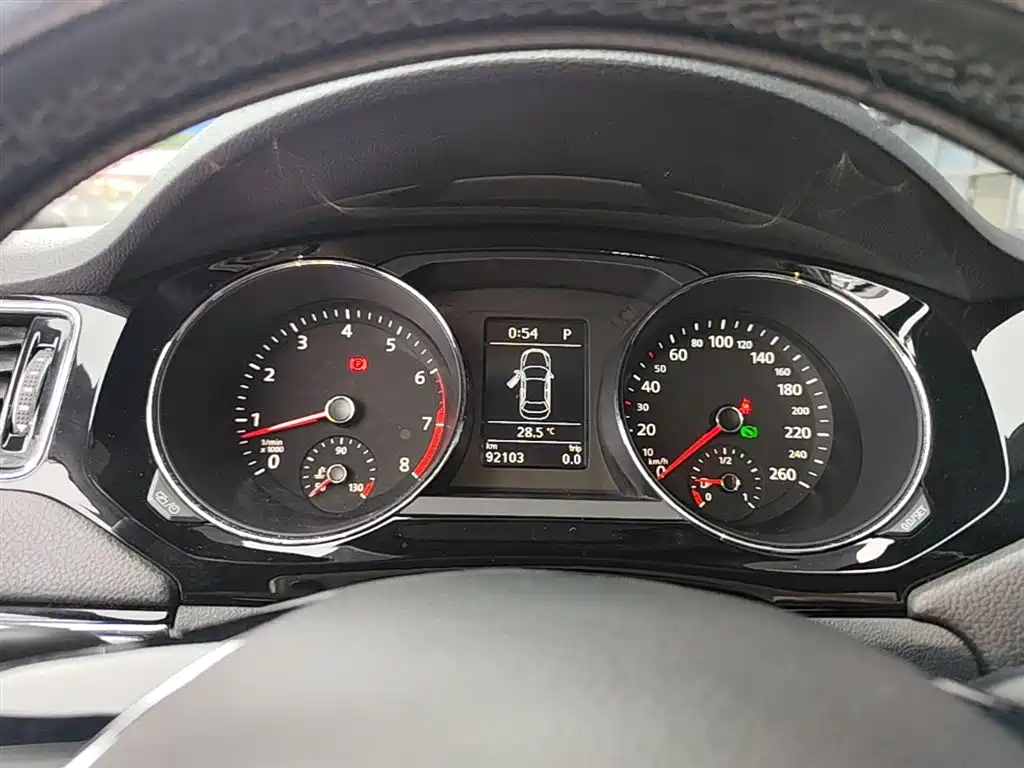 Volkswagen Sagitar 2018 280TSI DSG Spark Edition фото 12