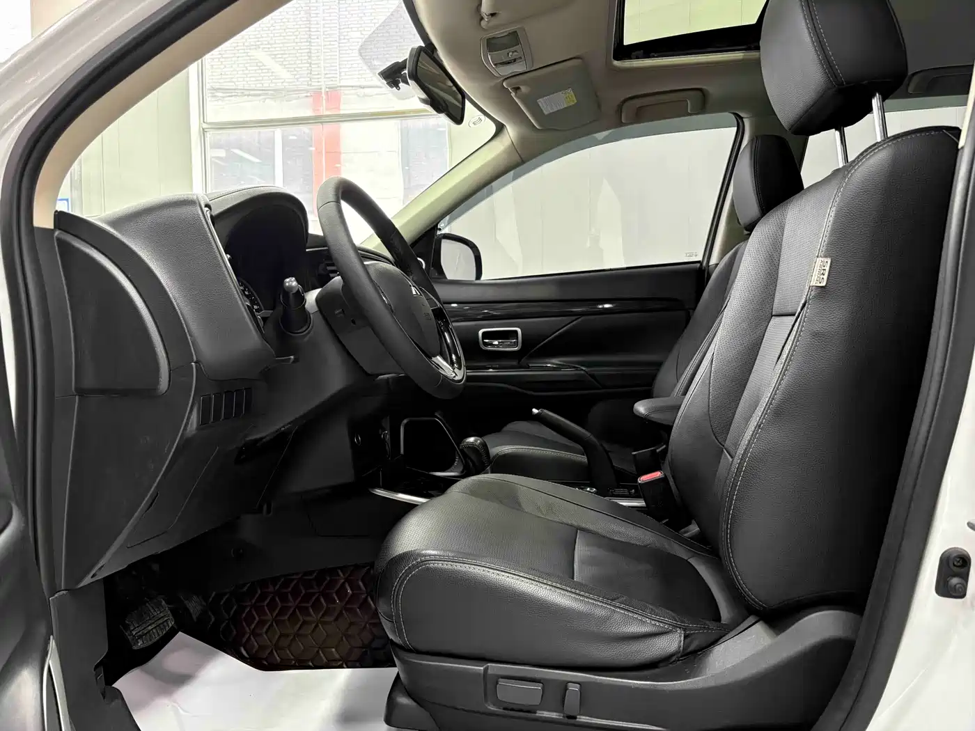 Mitsubishi Outlander 2018 2.0L 2WD Glory Edition 5-seater фото 13