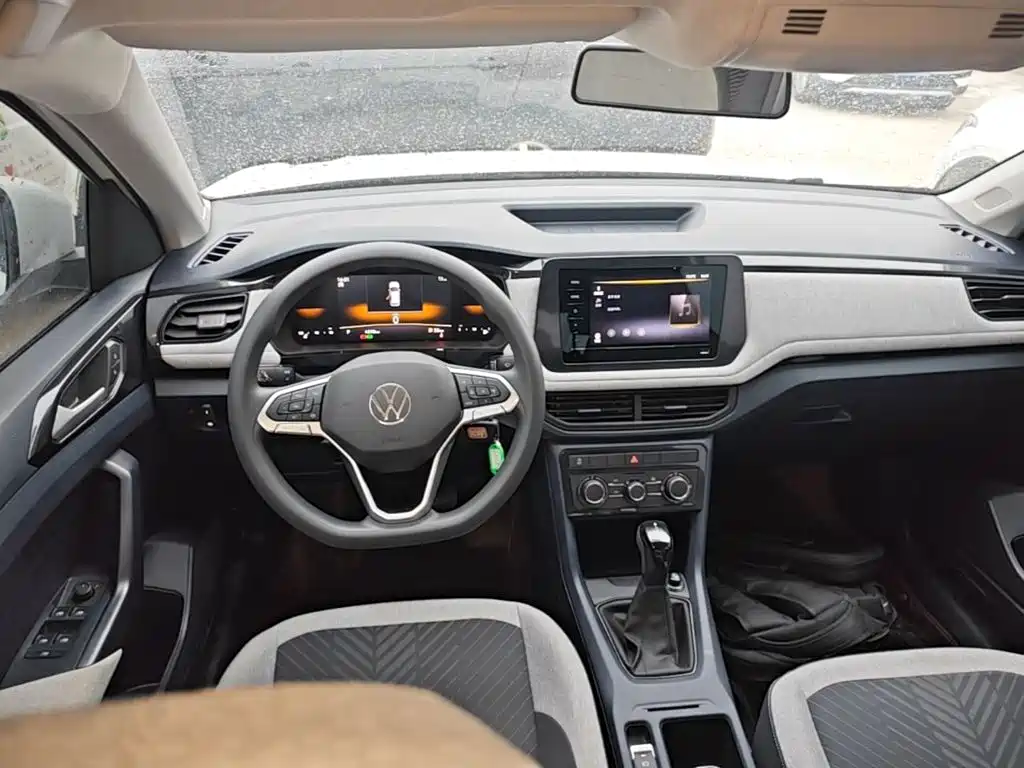 Photo 10 - Volkswagen Tharu