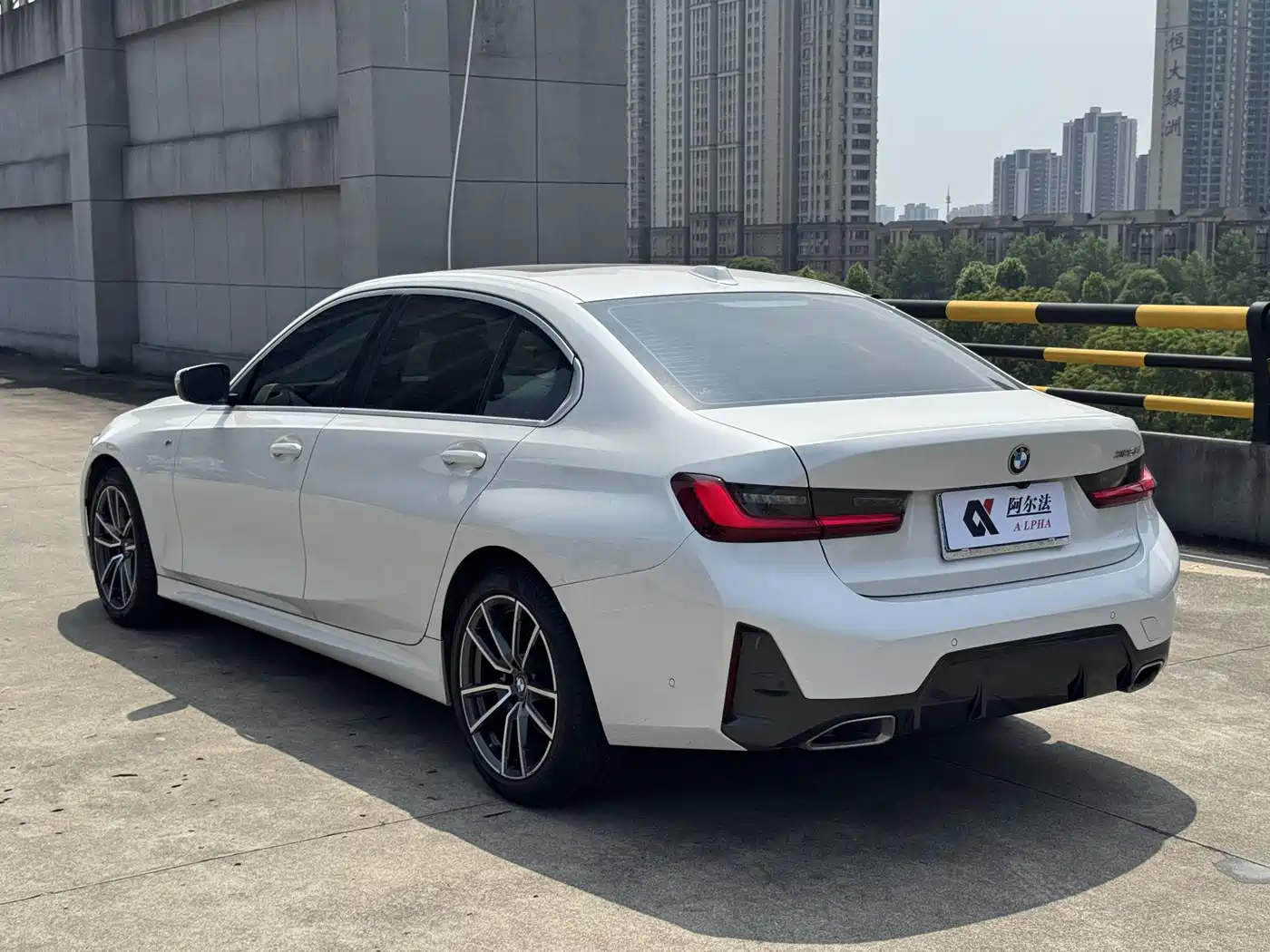BMW 3 Series 2024 325Li M Sport Package фото 6