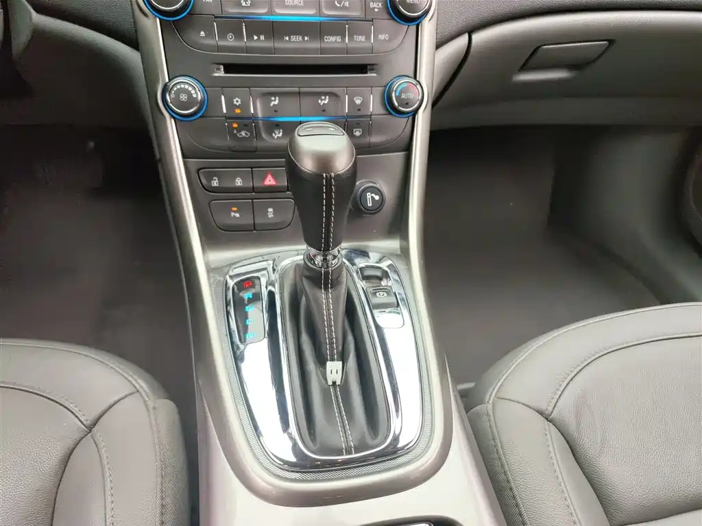 Chevrolet Malibu 2014 2.0L Automatic Luxury фото 14