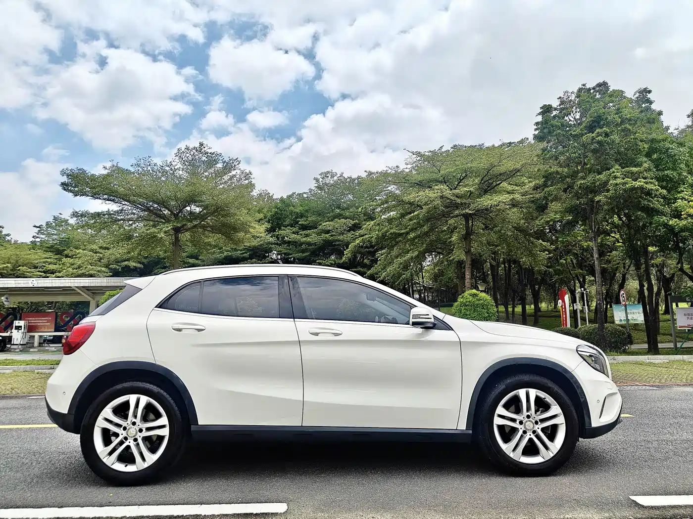 Mercedes-Benz GLA (Import) 2015 GLA 200 фото 8