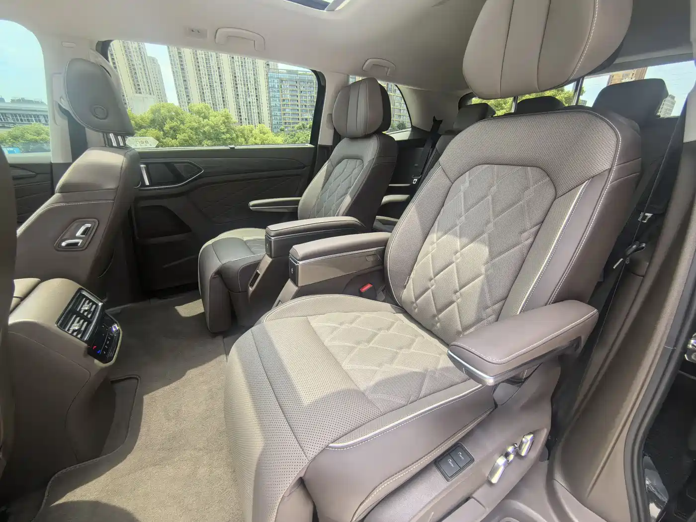 Volkswagen Viloran 2024 380TSI Executive Edition фото 7
