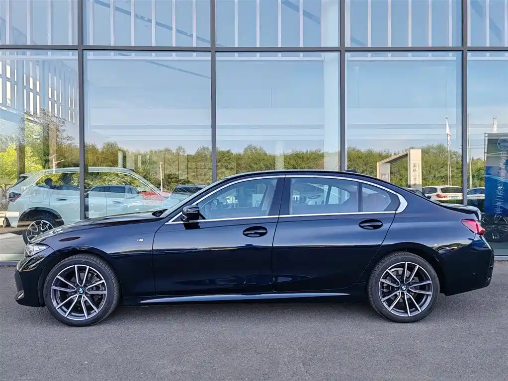 BMW 3 Series 2025 325Li M Sport Package фото 3