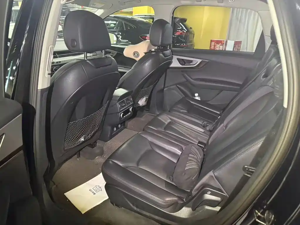 Фото 9 - Audi Q7