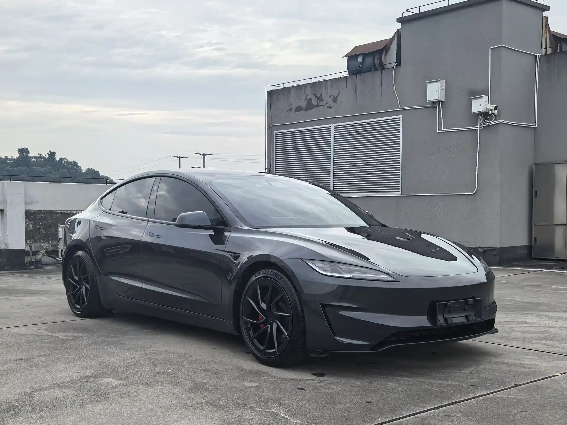 Фото 3 - Tesla Model 3