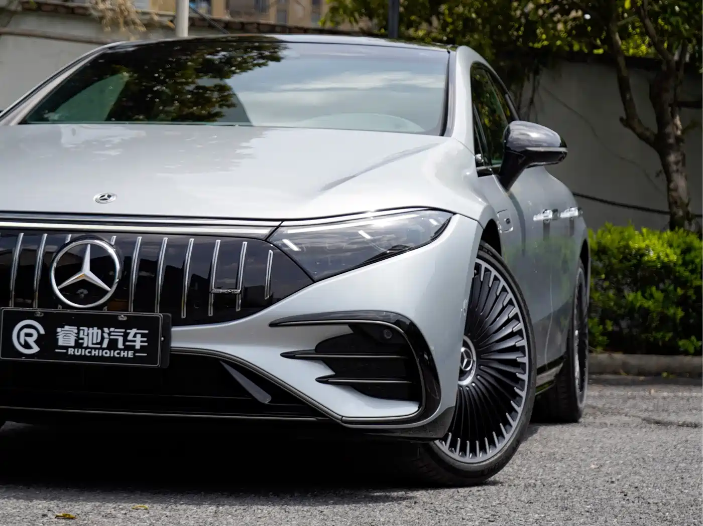 MERCEDES-BENZ EQS AMG