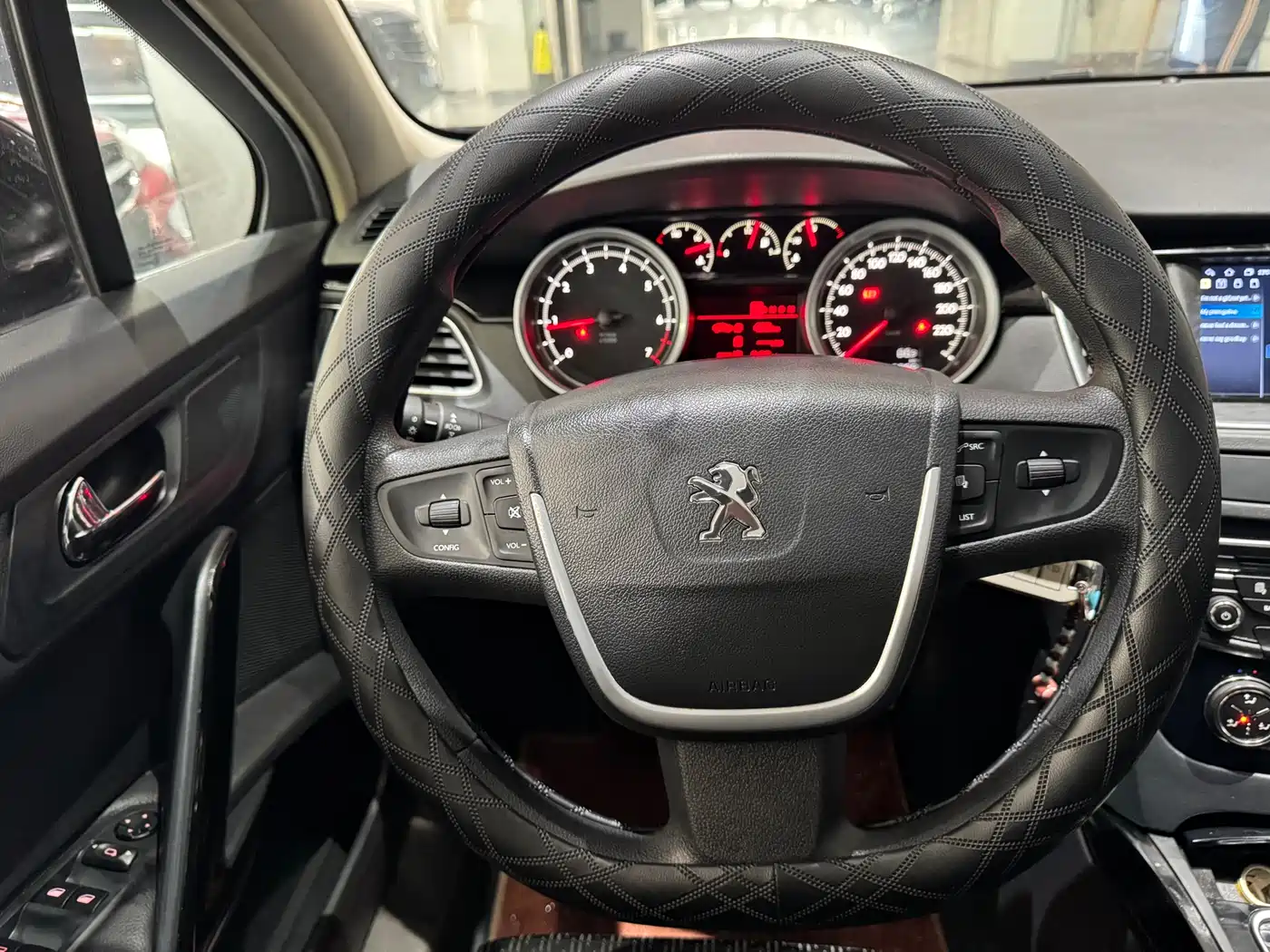 Peugeot 508 2015 1.6THP Auto Comfort Edition фото 13