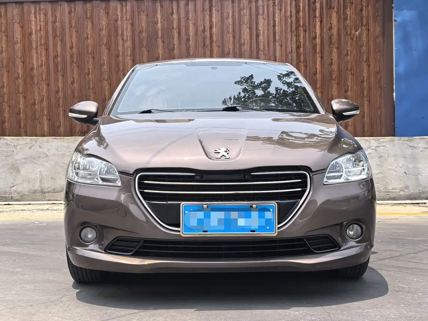 Peugeot 301 2014 1.6L Automatic Comfort Edition фото 2
