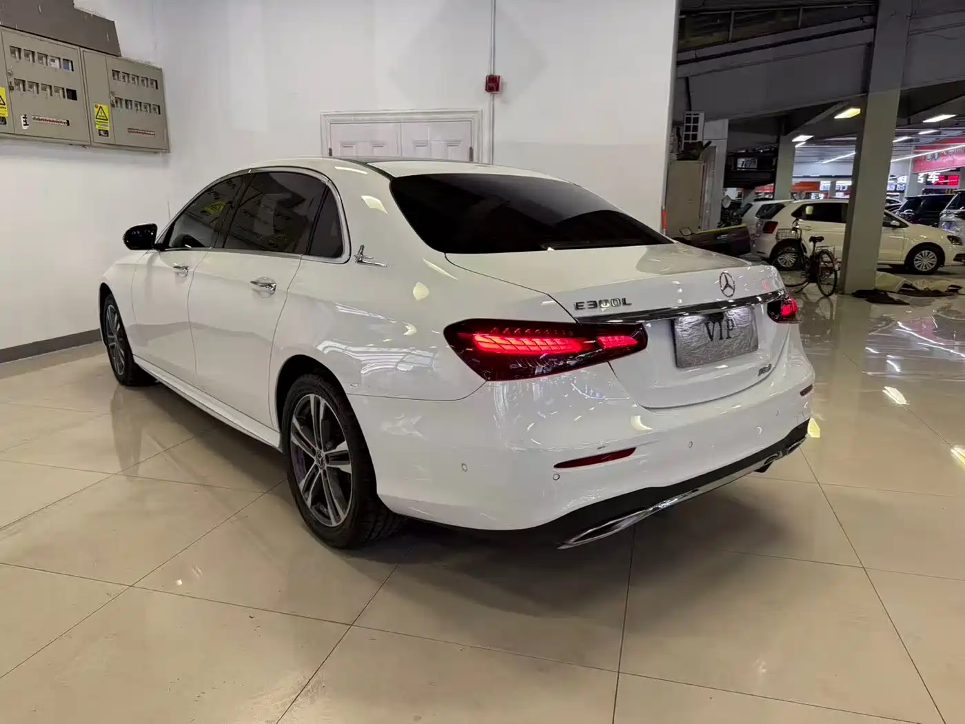 MERCEDES-BENZ E-CLASS