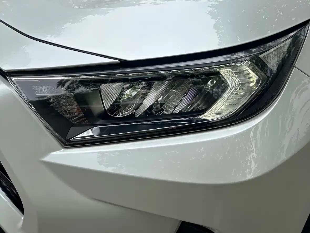 Toyota RAV4 Rongfang 2021 Hybrid 2.5L E-CVT AWD Elite PLUS Edition фото 5