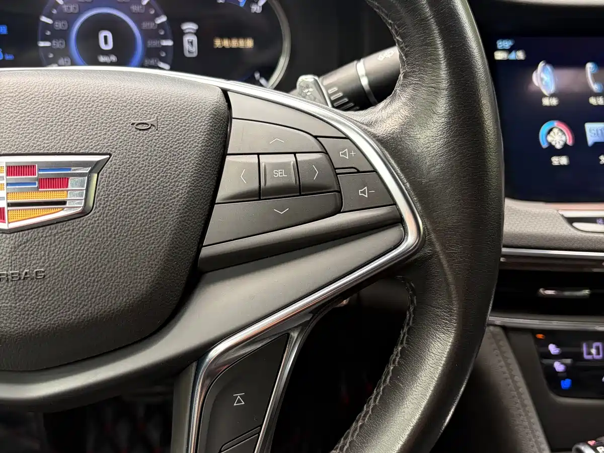 Фото 11 - Cadillac CT6