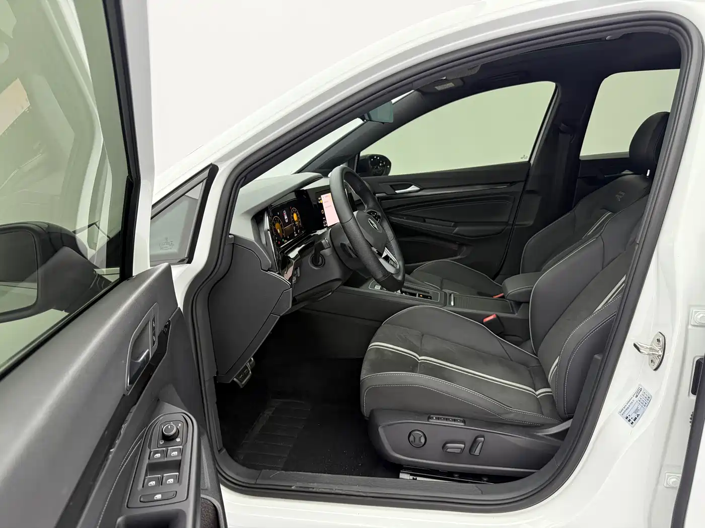 Volkswagen Golf 2021 280TSI DSG R-Line фото 22