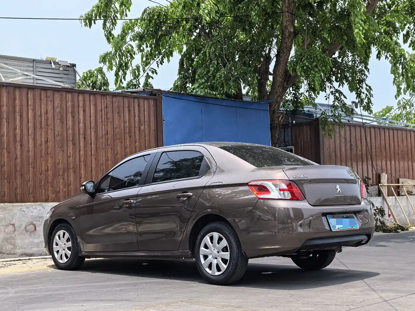 Peugeot 301 2014 1.6L Automatic Comfort Edition фото 9