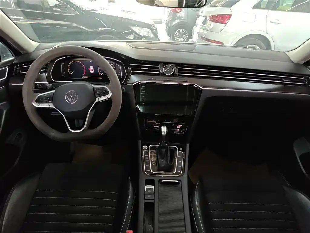 Volkswagen Magotan 2020 330TSI DSG Luxury фото 13