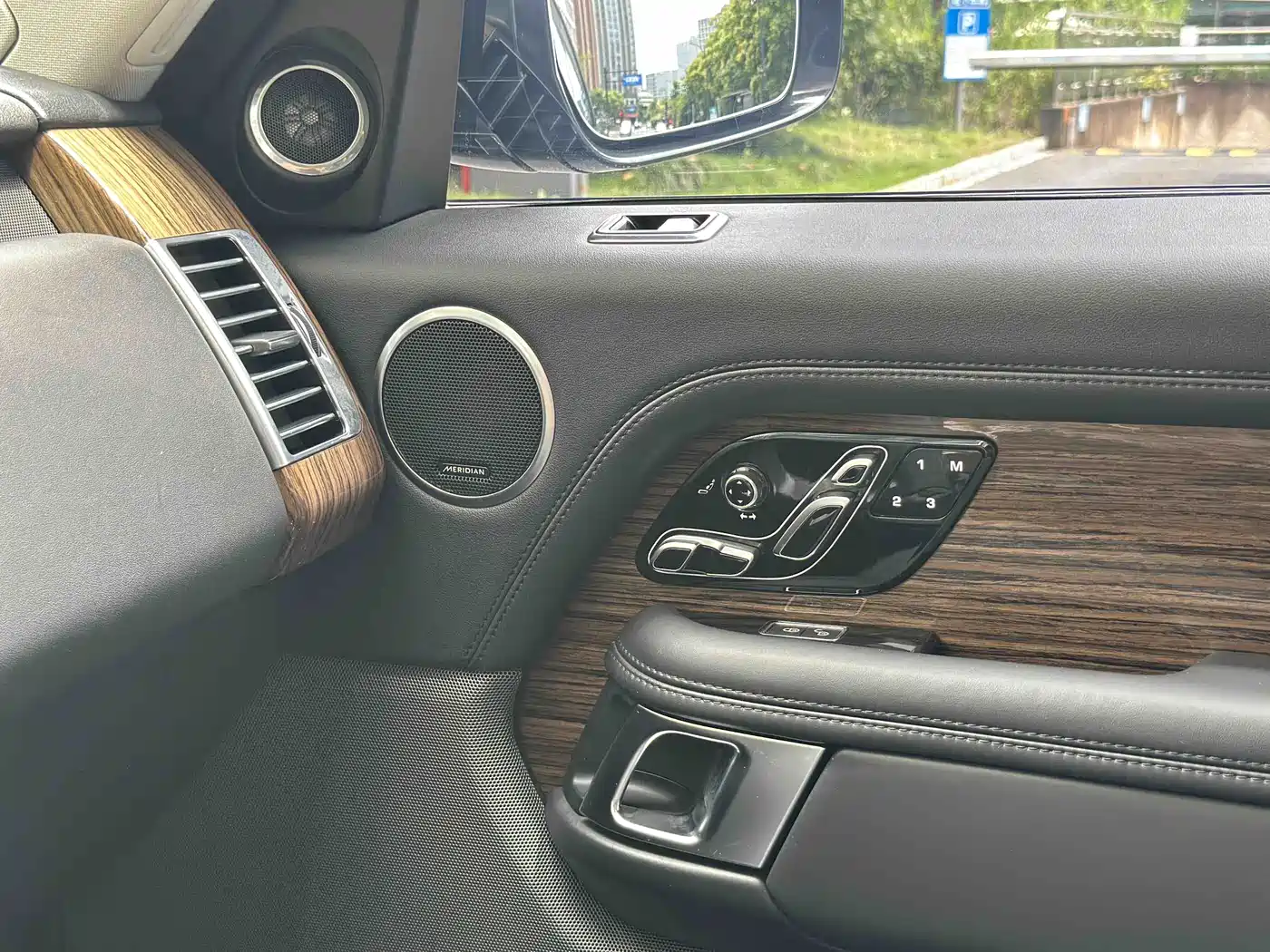 Land Rover Range Rover 2018 3.0 SC V6 Vogue Heritage Edition фото 18