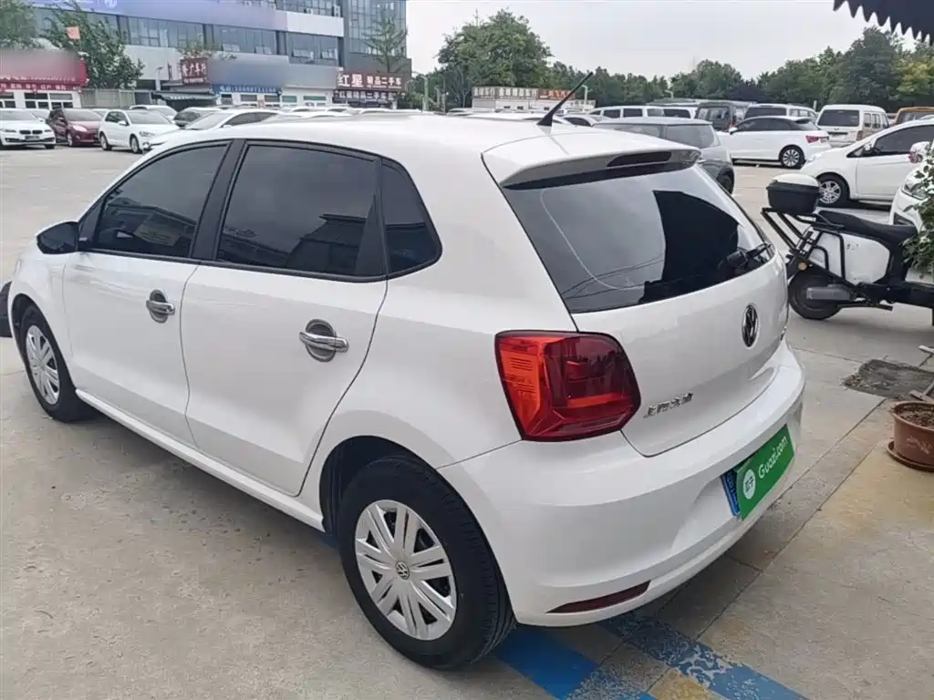 Volkswagen Polo 2016 1.4L Automatic Trend фото 5