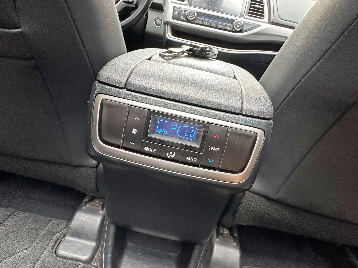 Toyota Highlander 2021 2.0T AWD Luxury 7-Seater фото 19