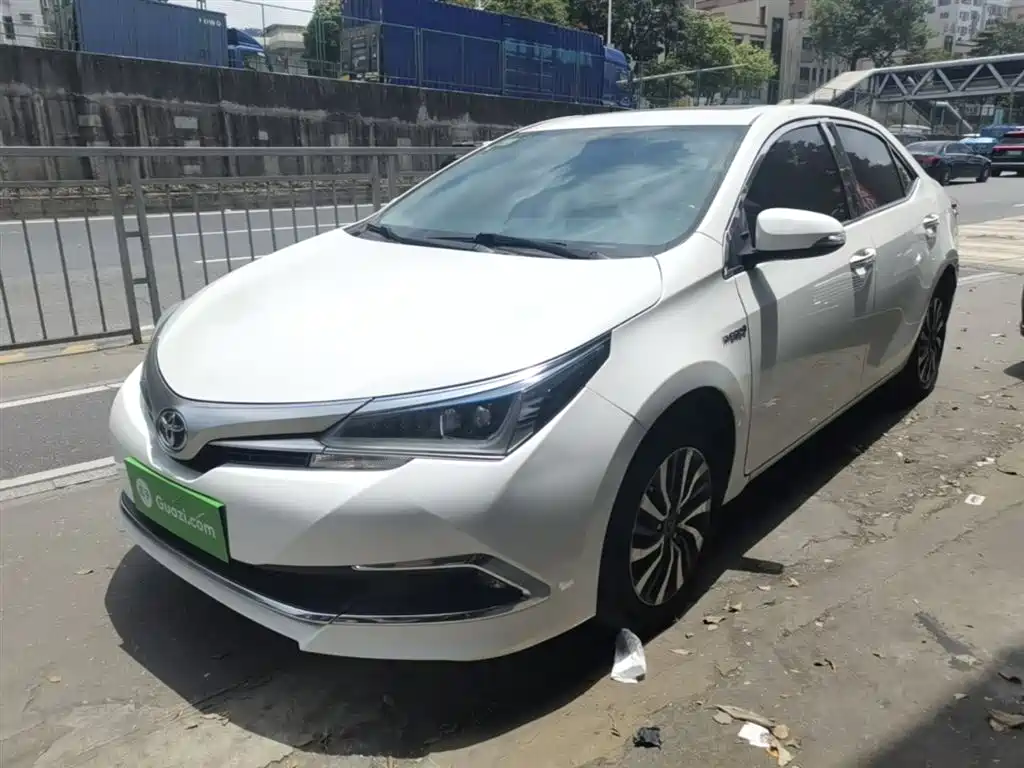 Toyota Corolla 2016 Hybrid 1.8L E-CVT Leading Edition