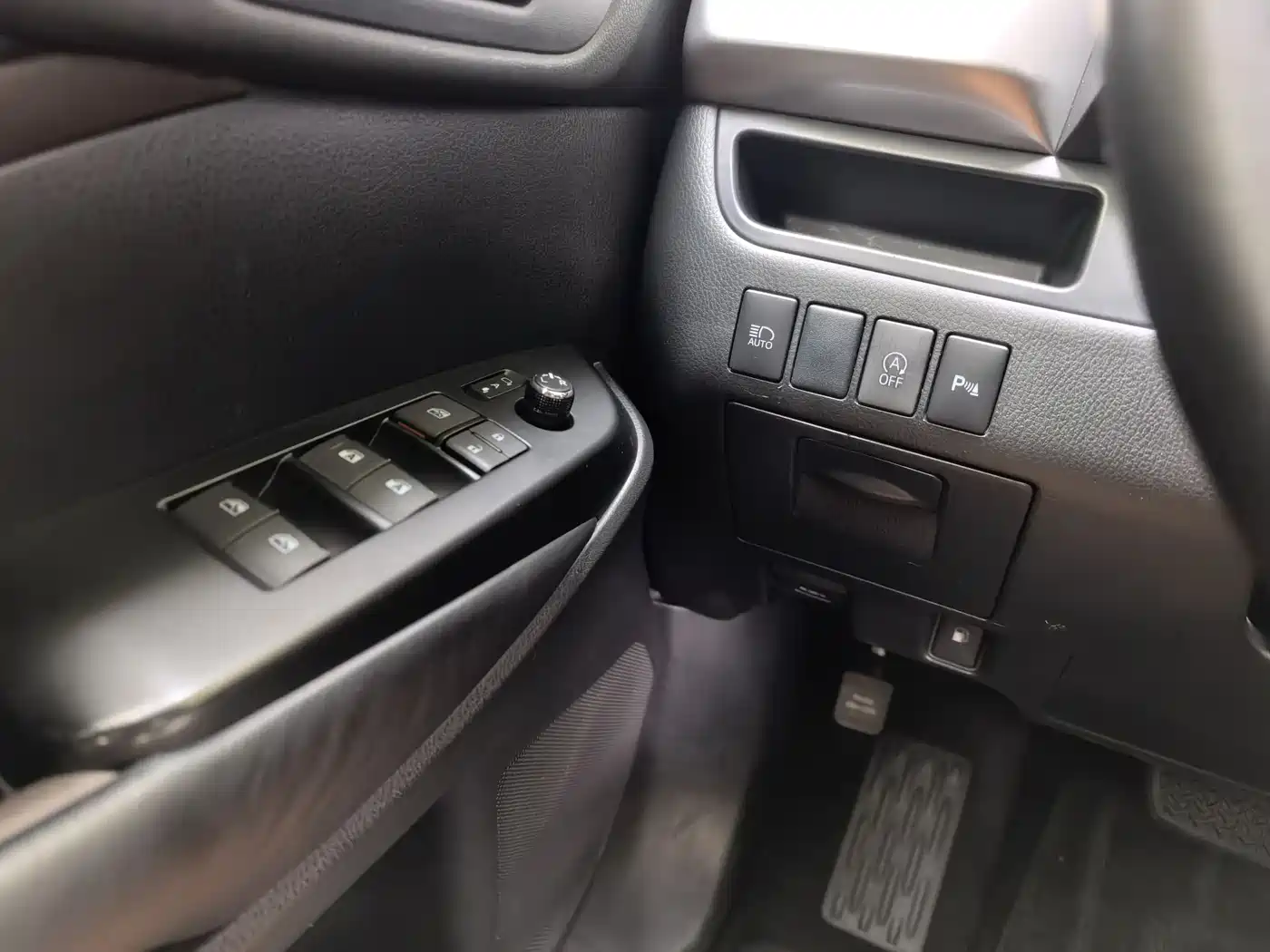Toyota Highlander 2018 Model 2.0T 4WD Knight Edition 7-Seater China VI фото 17