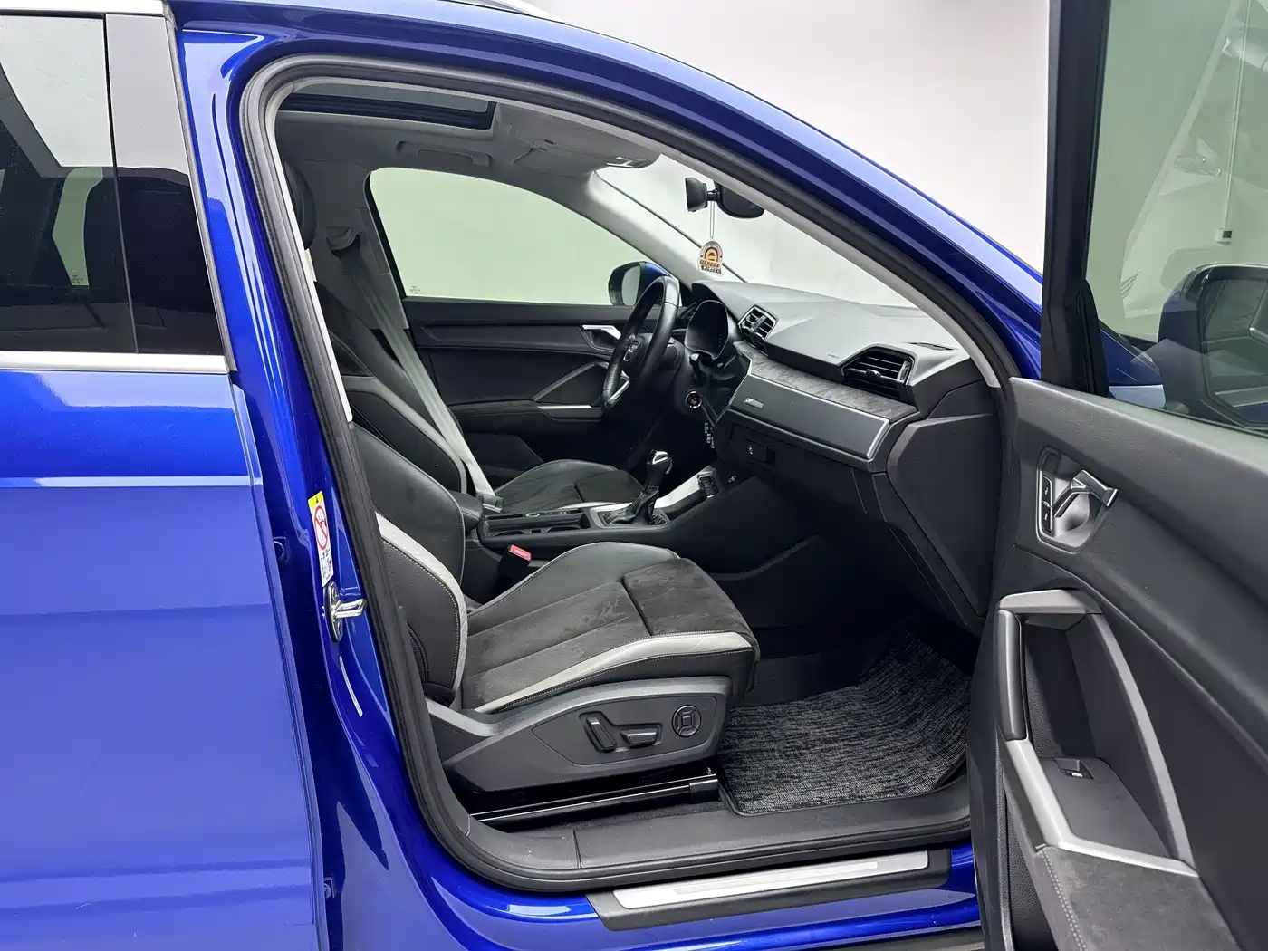Photo 10 - Audi Q3