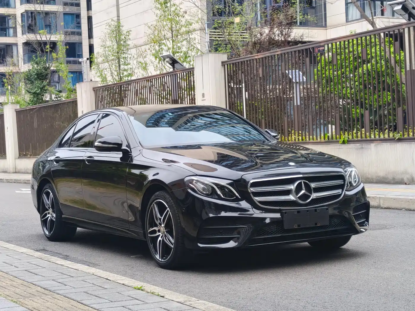 Mercedes-Benz E-Class 2017 E 200 Sport фото 3