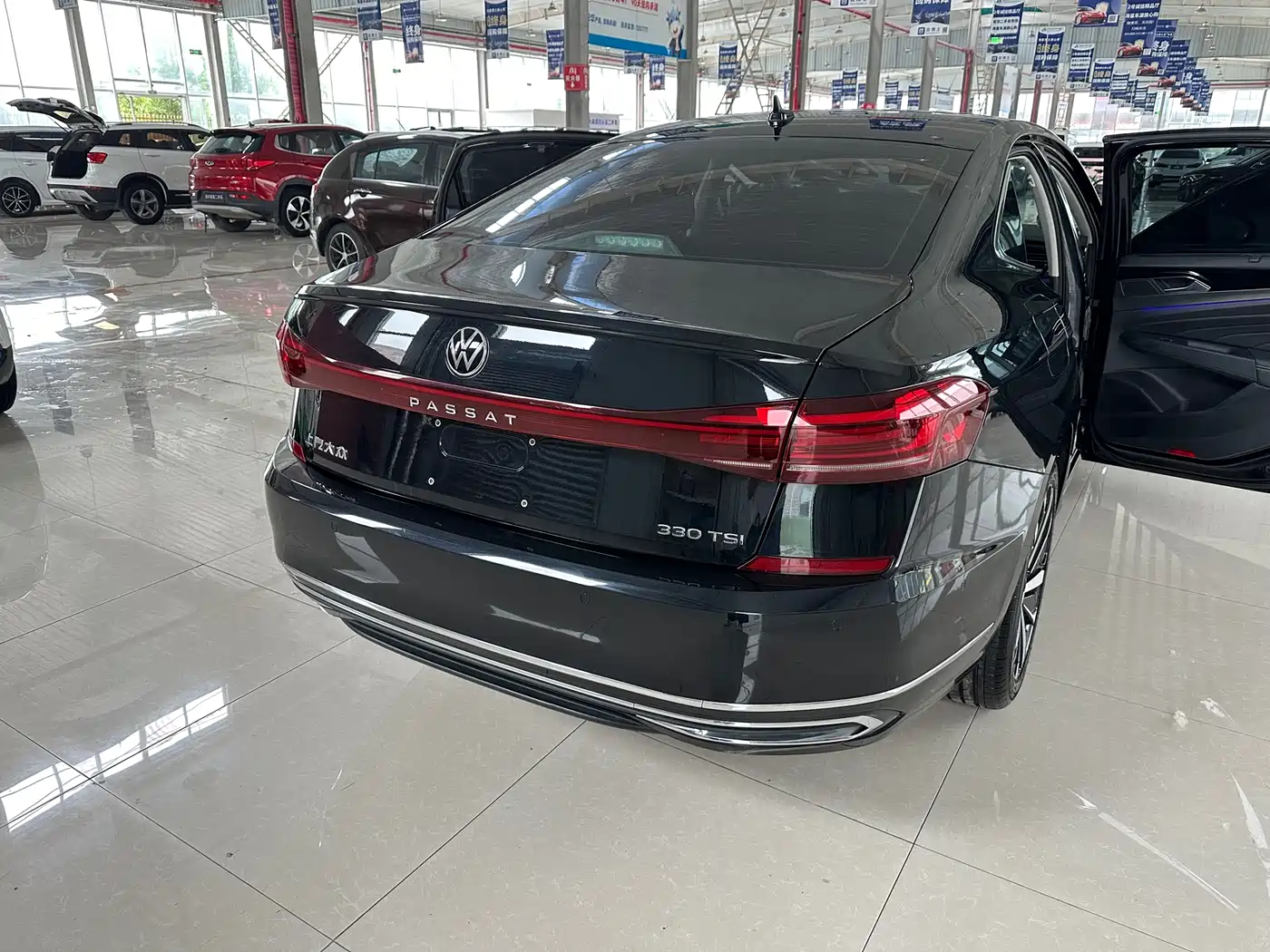 Volkswagen Passat 2022 330TSI Starry Sky Premium Edition фото 19
