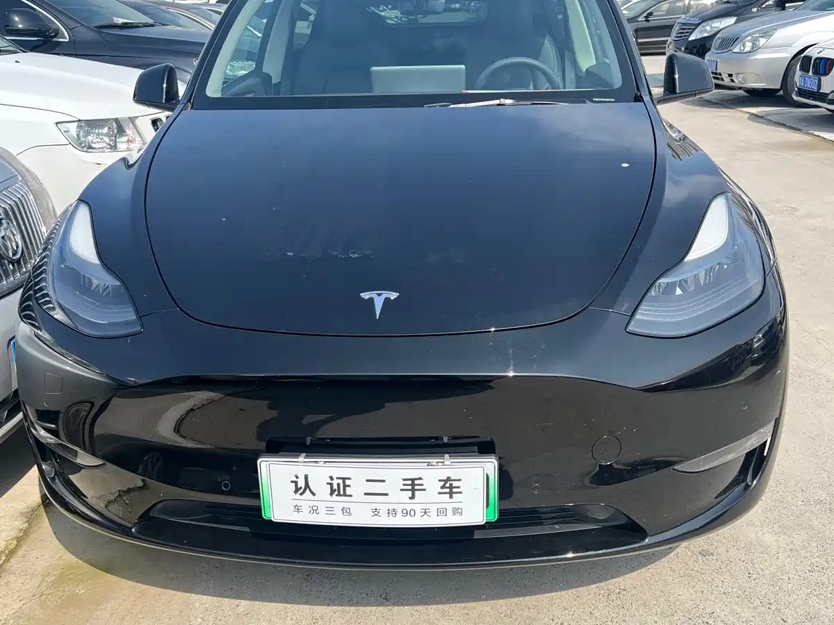 TESLA MODEL Y