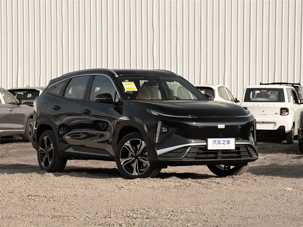 Geely Galaxy Galaxy L7 2025 EM-i 115km Explorer+ Edition фото 2