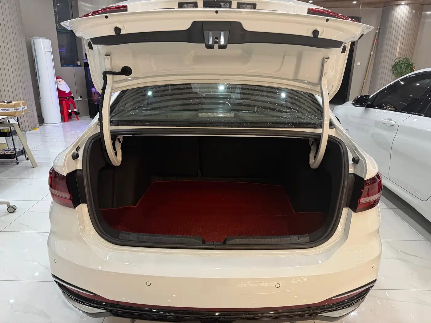 Volkswagen Lavida 2023 1.5L Automatic Starlight 5 Million Edition фото 20