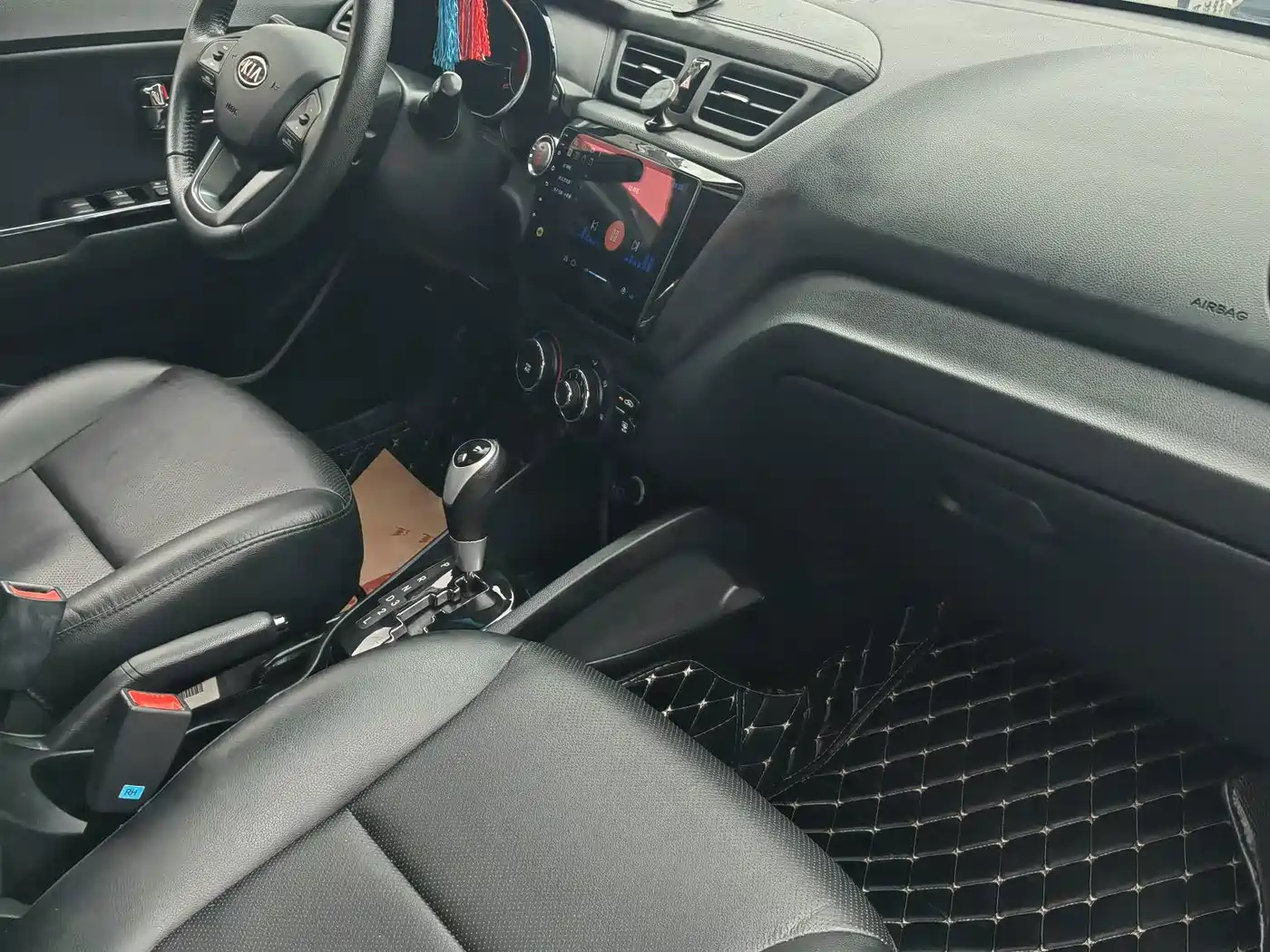 Kia K2 2012 2012 Hatchback 1.6L AT Premium