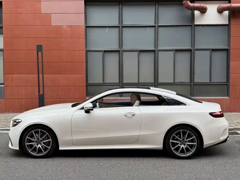 Mercedes-Benz E-Class (Import) 2023 E 260 Coupe фото 3