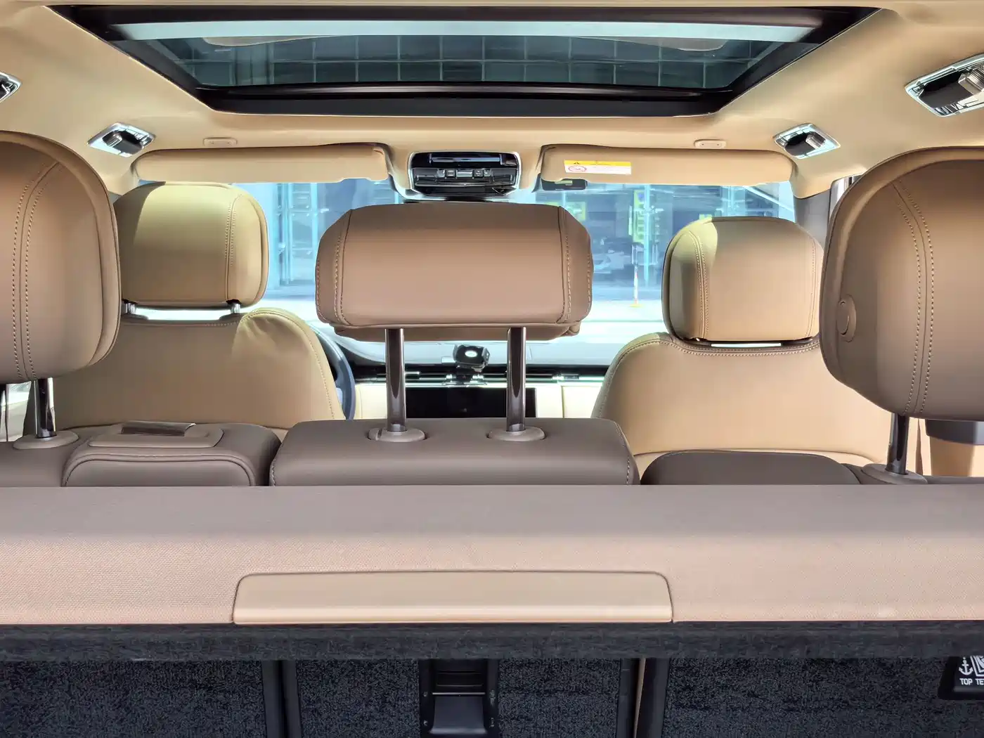 Land Rover Range Rover 2025 3.0 L6 360PS Golden Age Edition фото 20